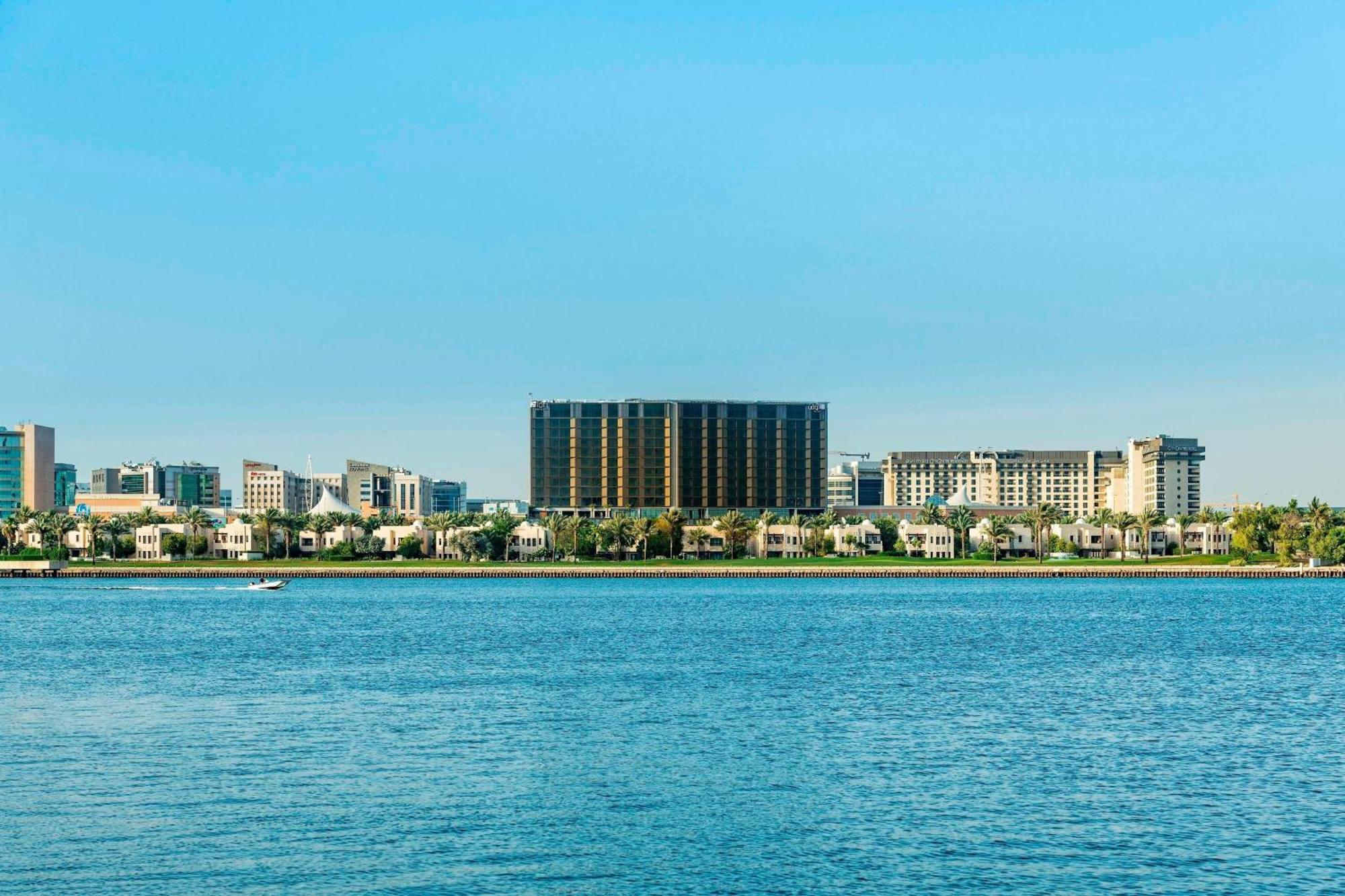 Aloft Dubai Creek Hotel Екстериор снимка