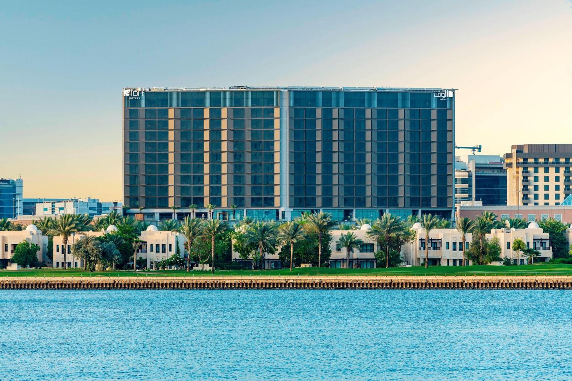 Aloft Dubai Creek Hotel Екстериор снимка
