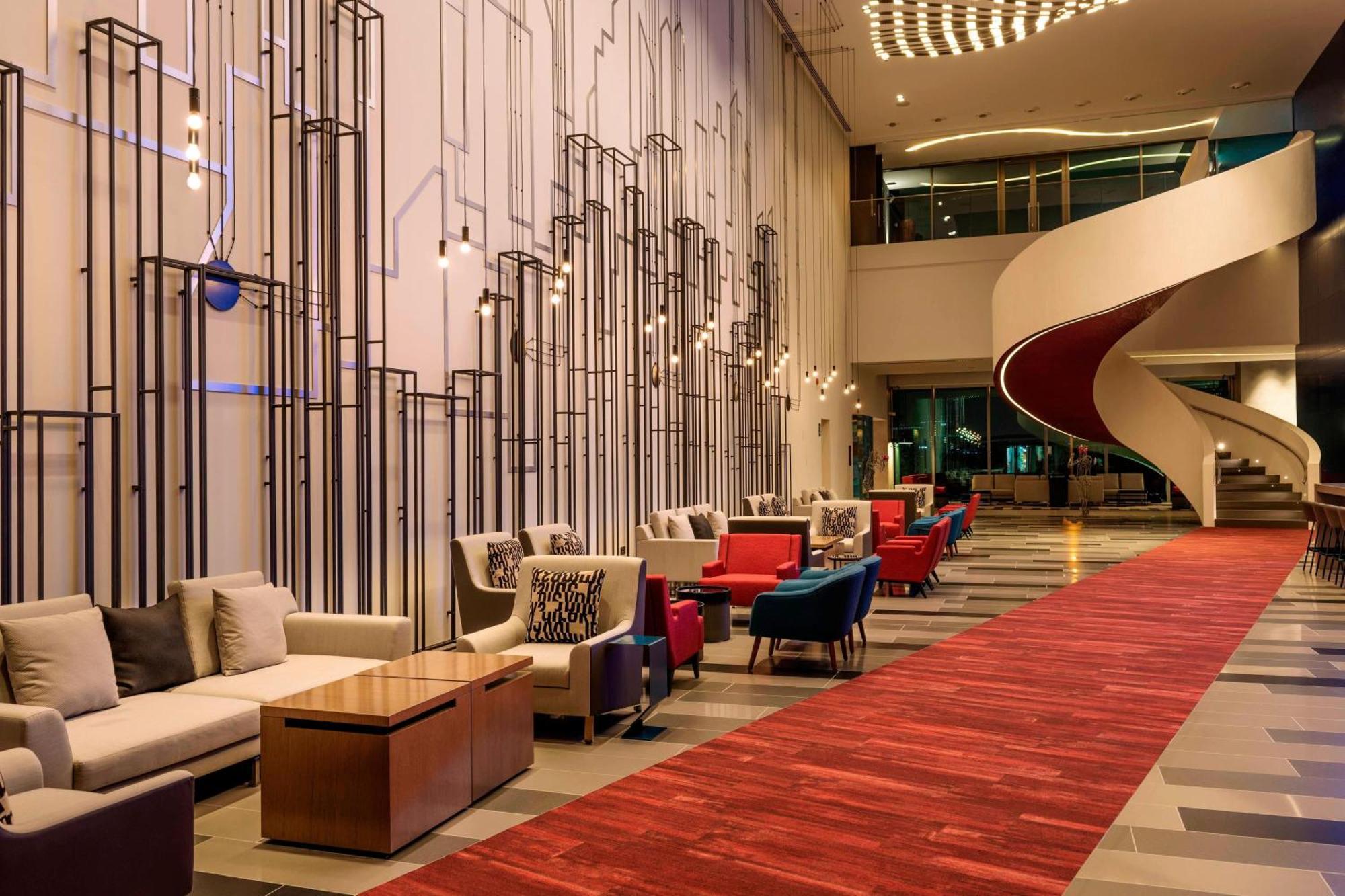 Aloft Dubai Creek Hotel Екстериор снимка